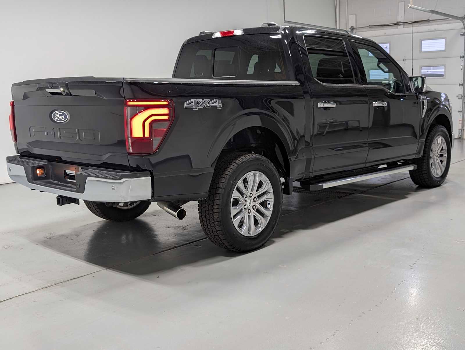 Certified 2024 Ford F150 Lariat w/ Tow/Haul Package AWD/4WD image 8