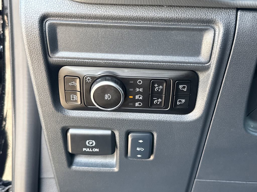 Certified 2025 Ford F150 Lariat w/ Equipment Group 501A Mid image 13