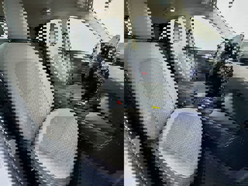 Certified 2020 Ford Escape SE image 17