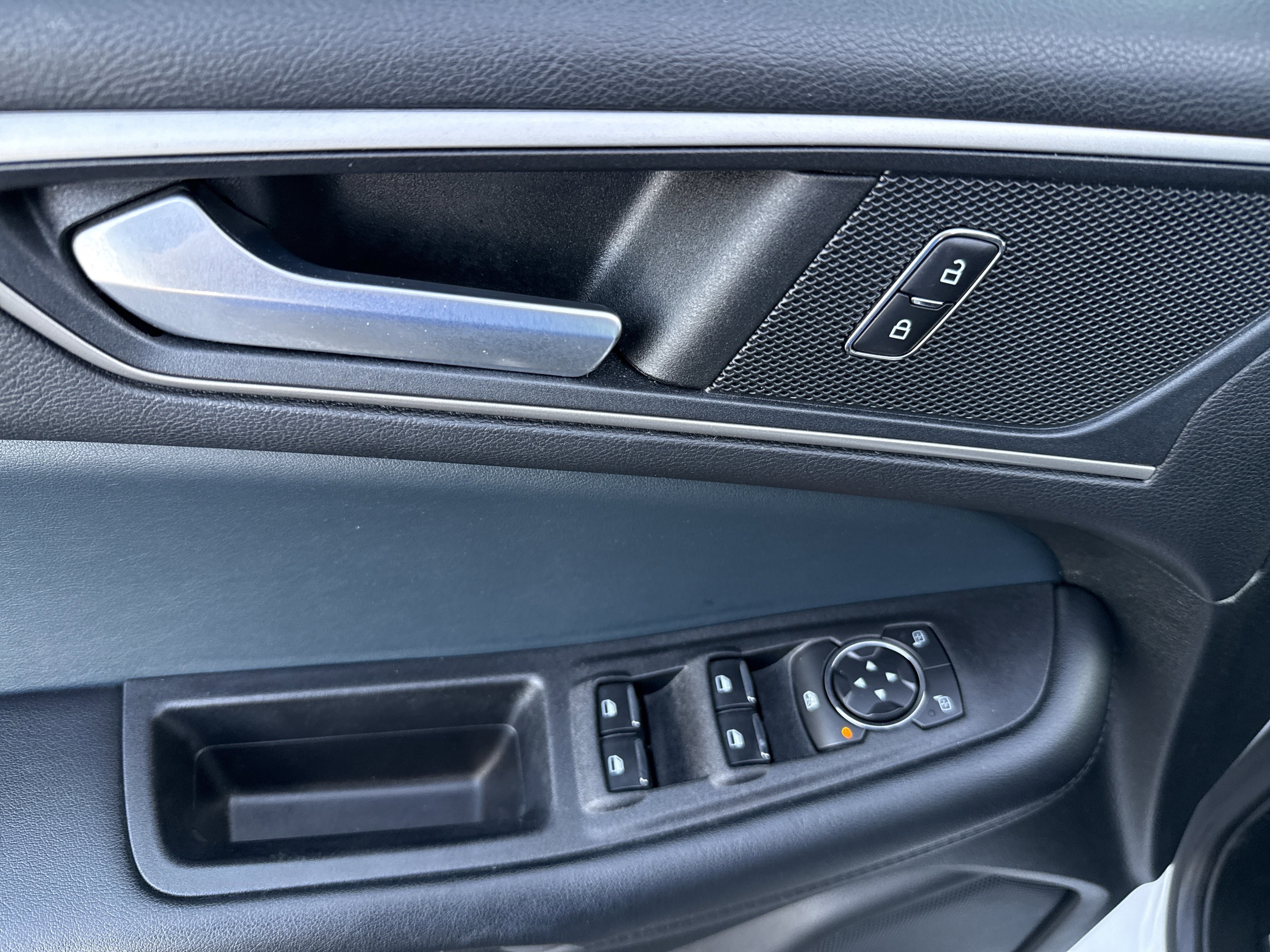 Certified 2022 Ford Edge SEL w/ Sport Appearance Package image 14