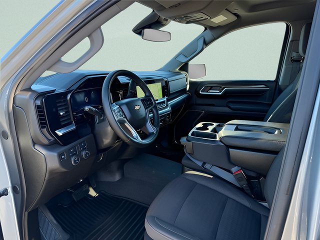 Used 2025 Chevrolet Silverado 1500 LT AWD/4WD image 3