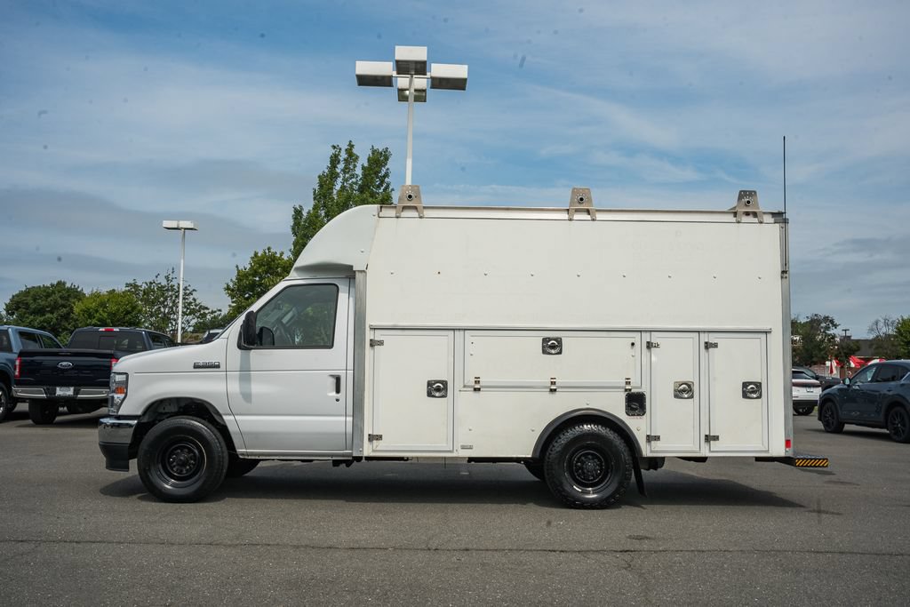 Certified 2021 Ford E-350 and Econoline 350 Super Duty w/ Power Windows & Locks Group RWD image 4