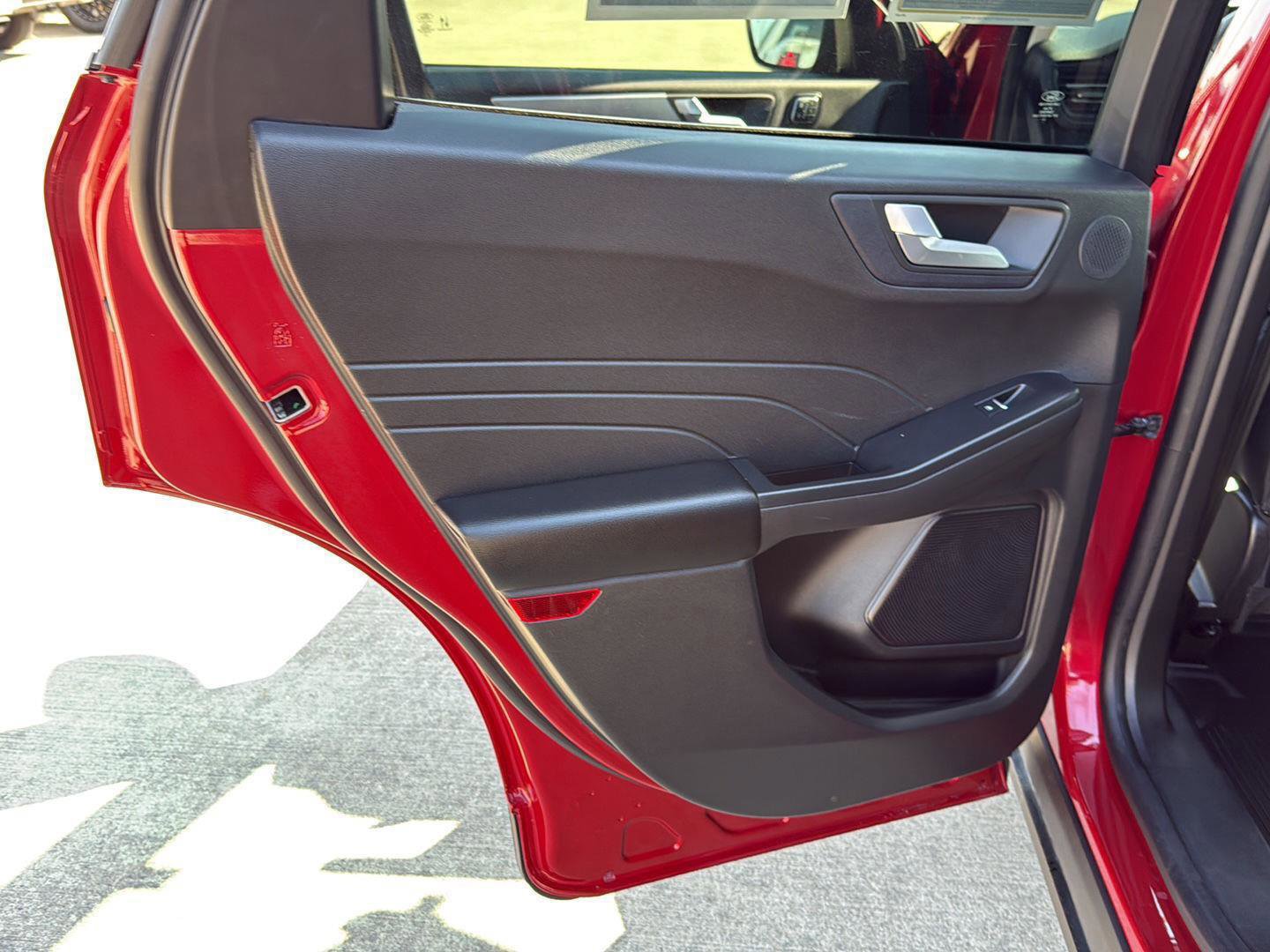 Certified 2023 Ford Escape SE w/ PHEV Premium Package image 32