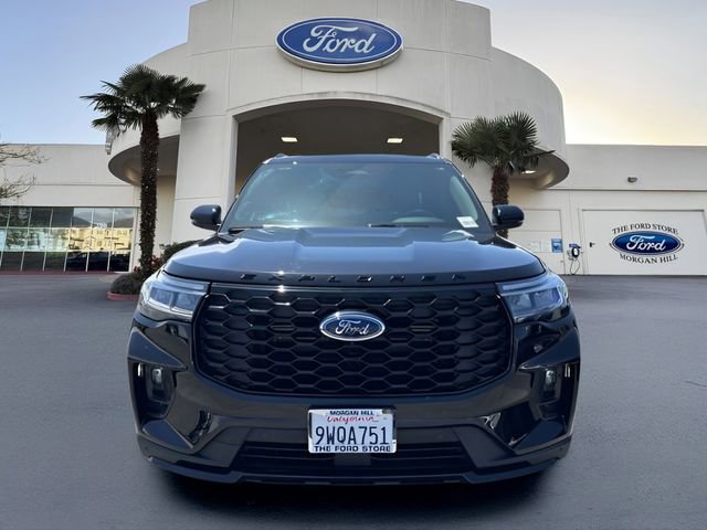 Certified 2025 Ford Explorer ST-Line w/ Premium Package RWD image 3