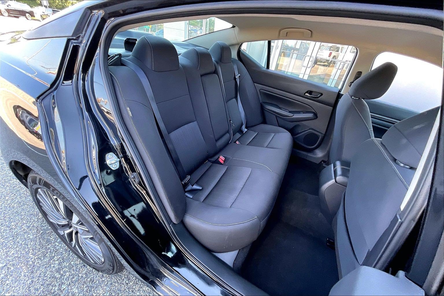 Used 2025 Nissan Altima 2.5 SV FWD image 25