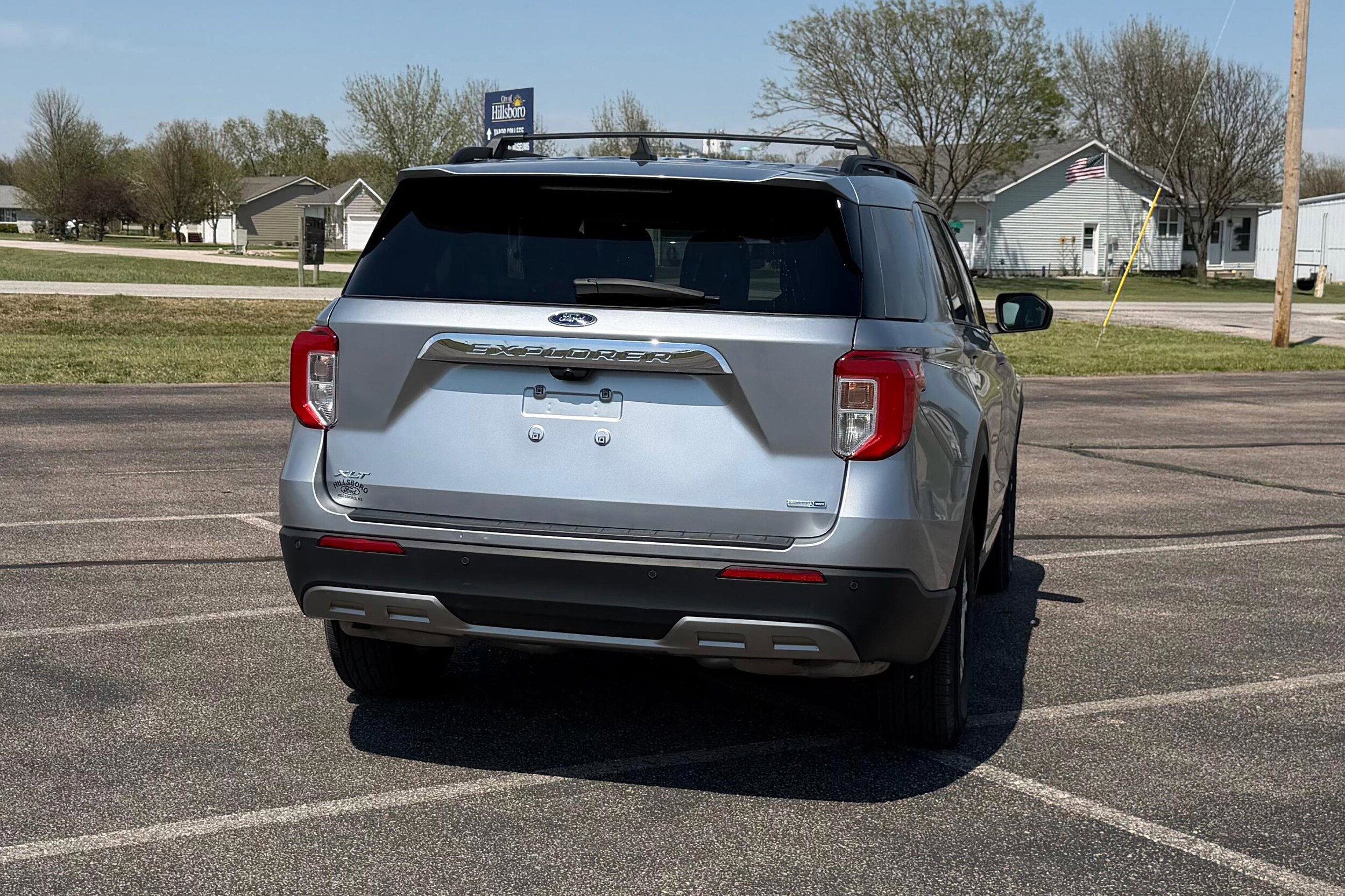 Certified 2023 Ford Explorer XLT w/ Equipment Group 202A AWD/4WD image 8