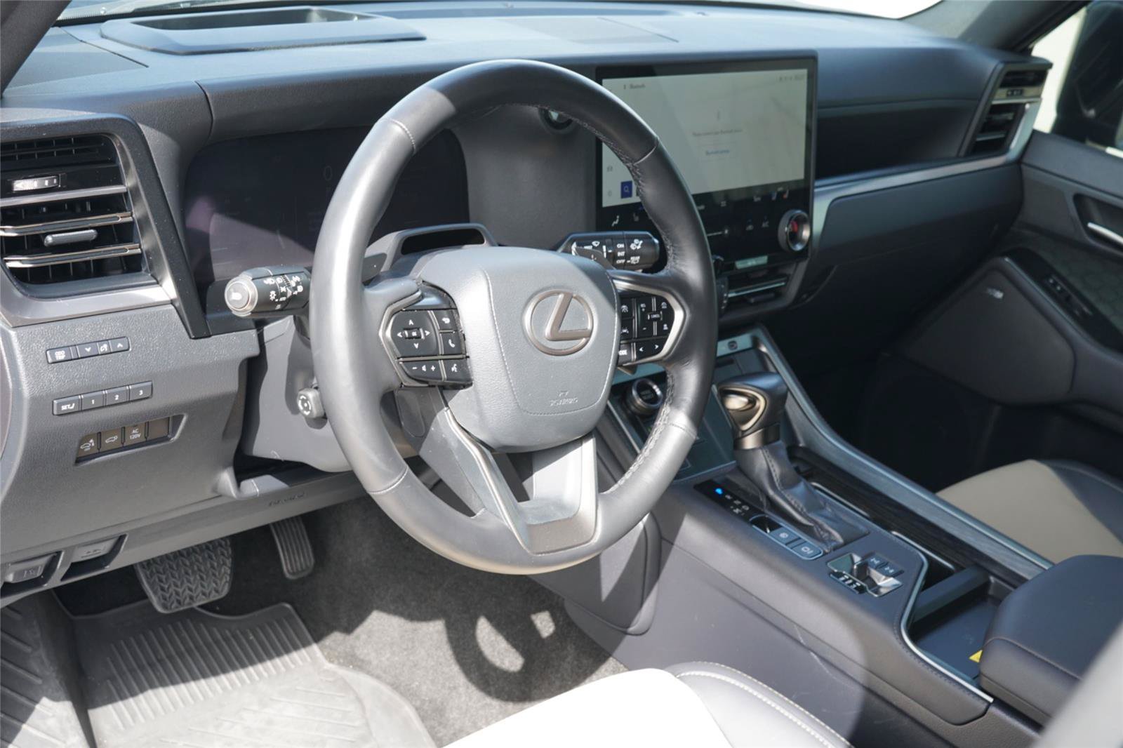 Used 2024 Lexus GX 550 AWD/4WD image 9