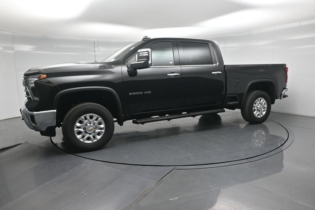 Used 2024 Chevrolet Silverado 2500 LTZ w/ LTZ Convenience Package AWD/4WD image 32
