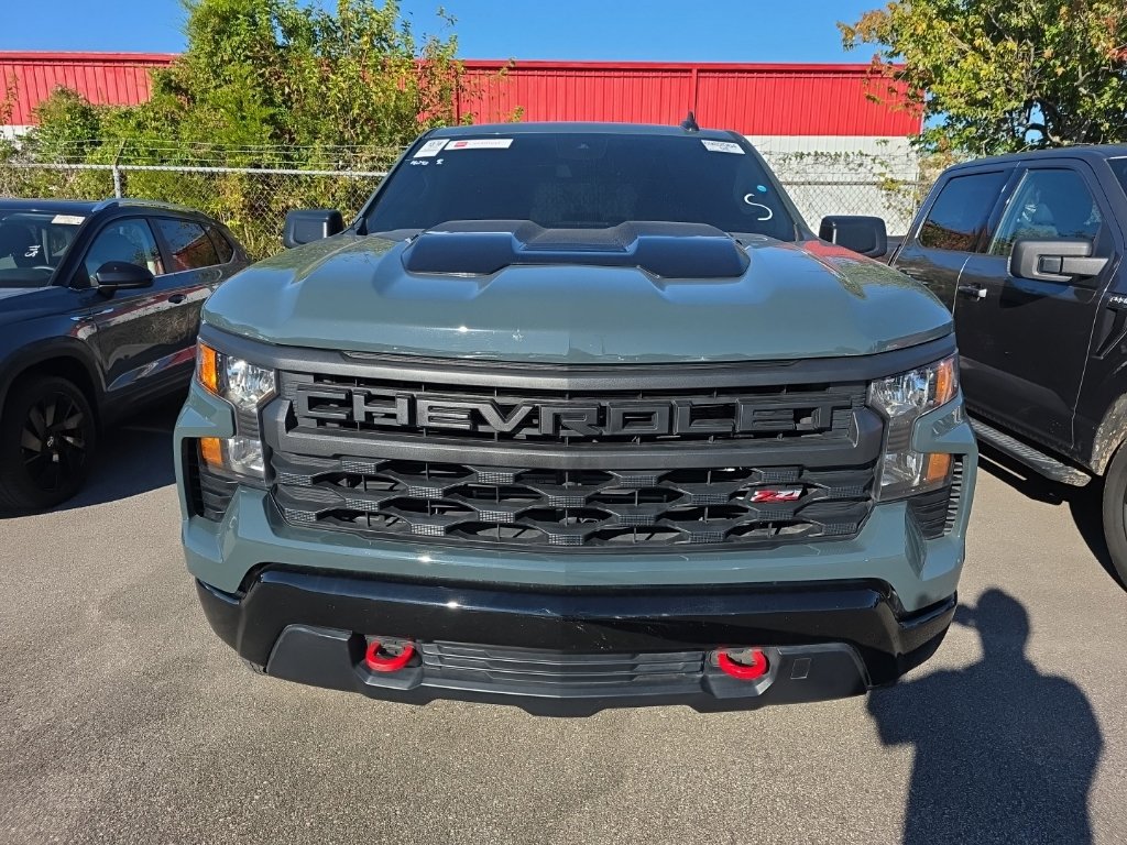 Used 2026 Chevrolet Silverado 1500 Custom Trail Boss w/ LPO, Dark Essentials Package AWD/4WD image 2