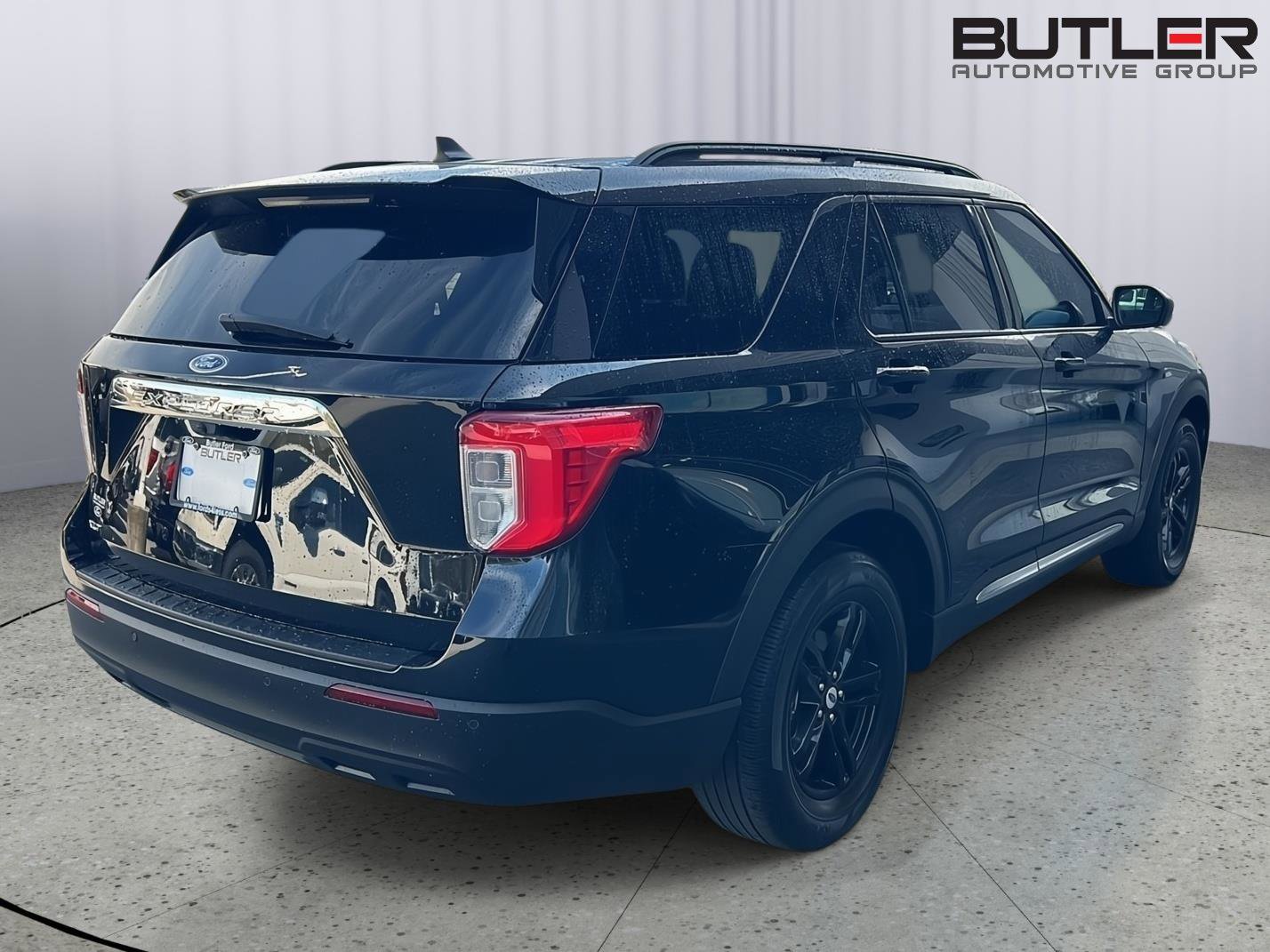Certified 2023 Ford Explorer XLT RWD image 5