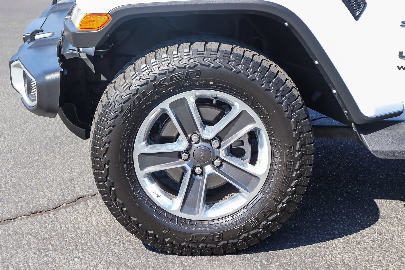 Used 2022 Jeep Wrangler Unlimited Sahara w/ Cold Weather Group AWD/4WD image 9