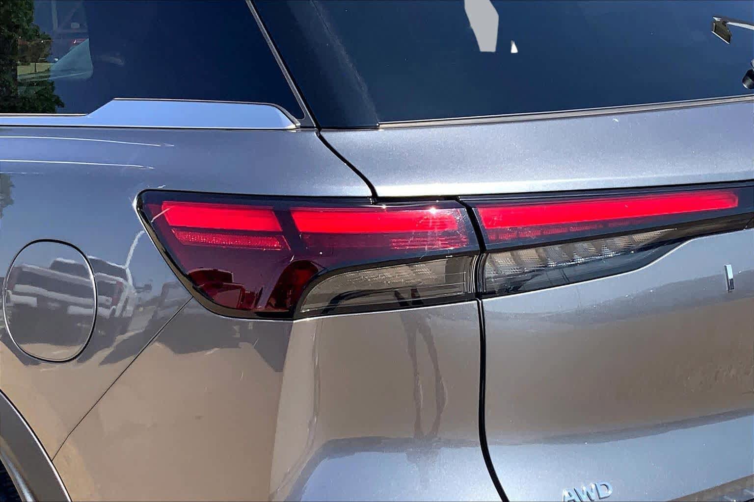 Used 2023 INFINITI QX60 Sensory AWD/4WD image 29