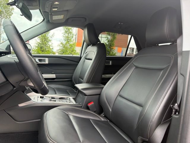Certified 2023 Ford Explorer XLT w/ Equipment Group 202A AWD/4WD image 10