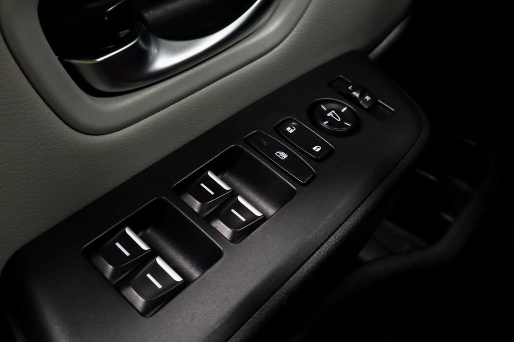 Used 2023 Honda Pilot LX image 25