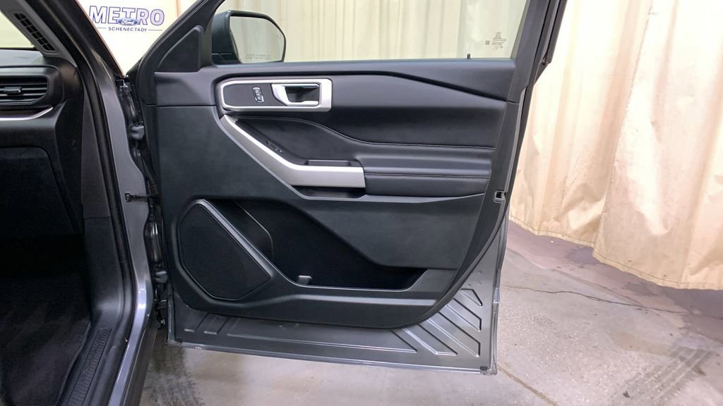 Certified 2023 Ford Explorer XLT w/ Class IV Trailer Tow Package image 13