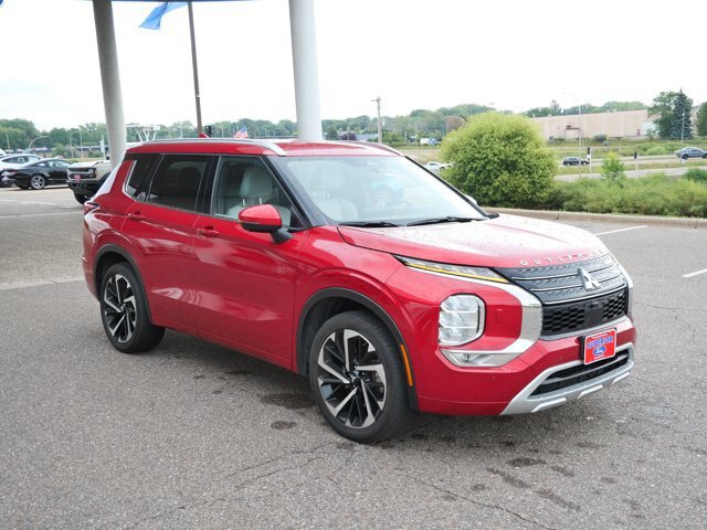 Used 2024 Mitsubishi Outlander SEL AWD/4WD image 3