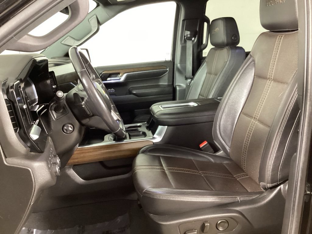 Used 2022 Chevrolet Silverado 1500 High Country w/ High Country Premium Package AWD/4WD image 11