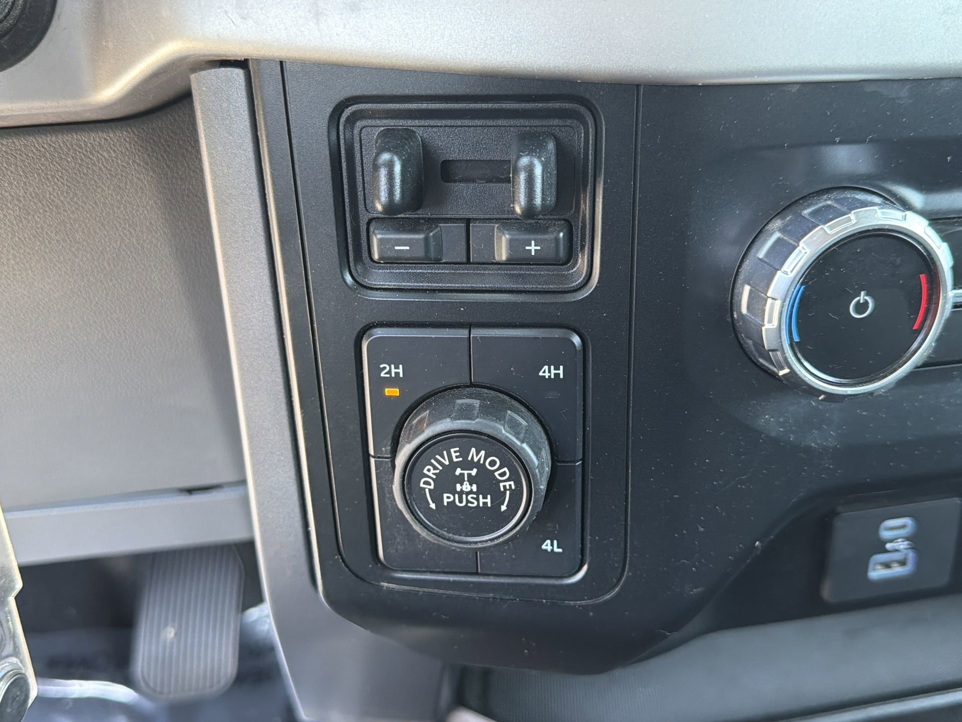 Certified 2023 Ford F150 XLT w/ Equipment Group 301A Mid AWD/4WD image 9