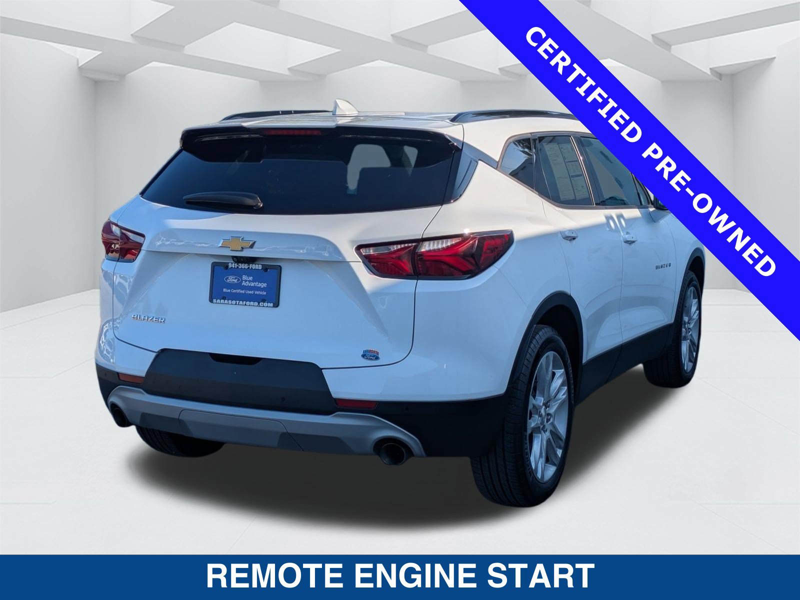 Used 2022 Chevrolet Blazer LT w/ Sound & Technology Package FWD image 4