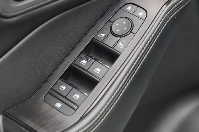 Used 2025 Nissan Rogue SV AWD/4WD image 17