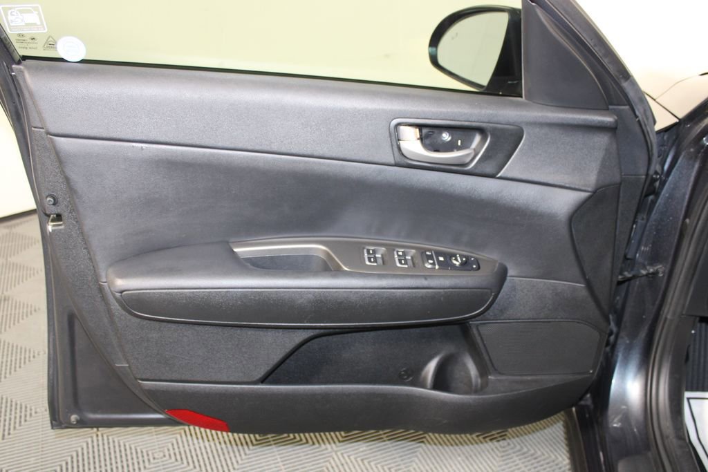 Used 2020 Kia Optima LX image 18