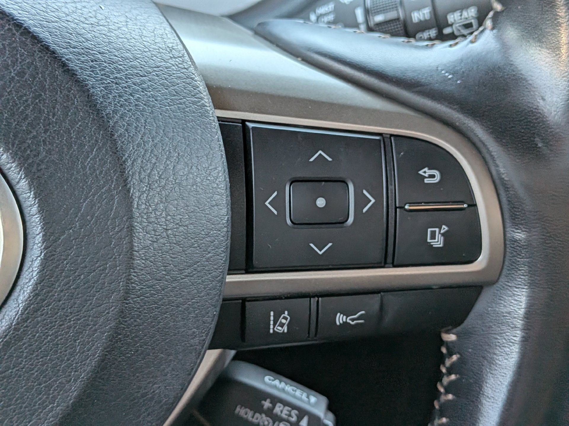 Used 2021 Lexus GX 460 Premium w/ Premium Package AWD/4WD image 30