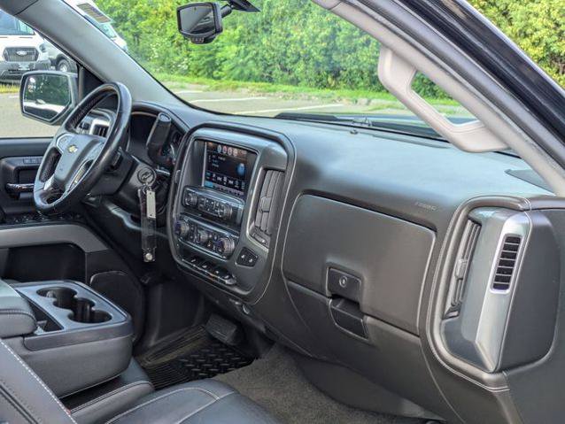 Used 2018 Chevrolet Silverado 1500 LTZ Z71 w/ Midnight Edition AWD/4WD image 35