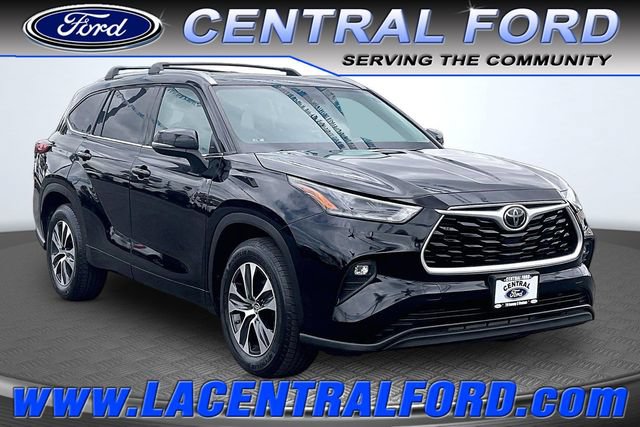 Used 2021 Toyota Highlander XLE