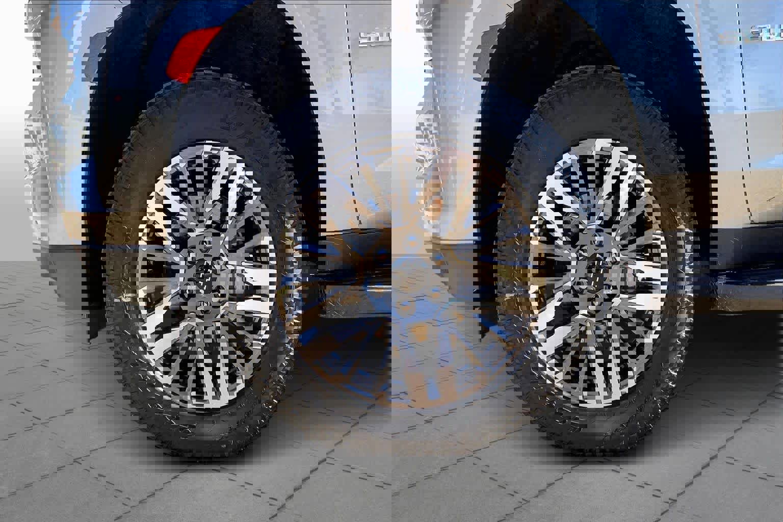 Used 2023 Chevrolet Suburban LT w/ Luxury Package image 10