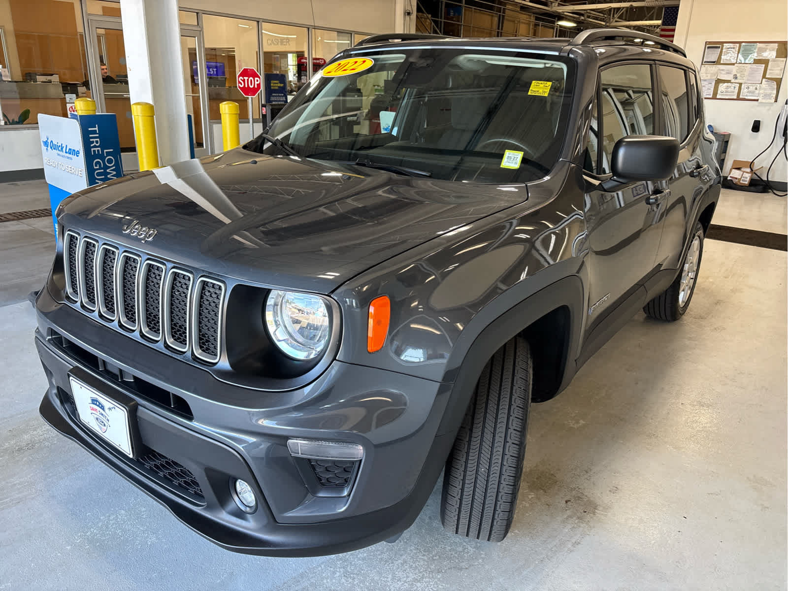 Used 2022 Jeep Renegade Latitude w/ Convenience Group AWD/4WD image 8