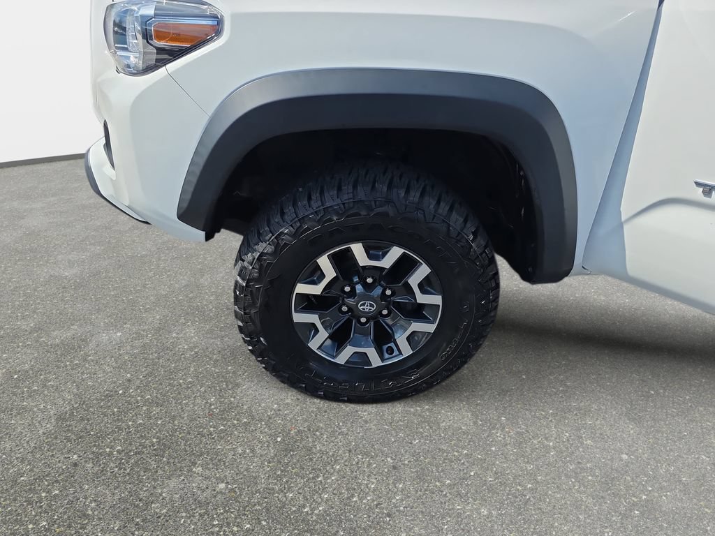 Used 2022 Toyota Tacoma TRD Off-Road AWD/4WD image 26