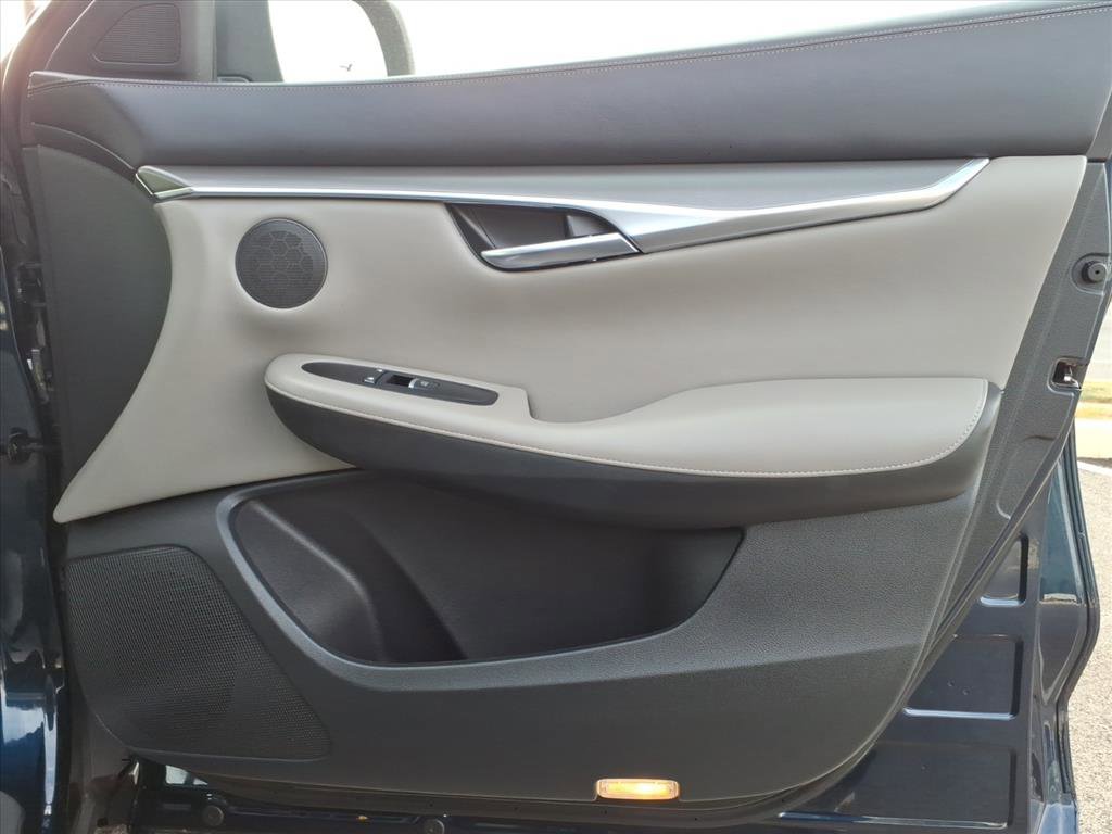 Used 2023 INFINITI QX50 Luxe image 11