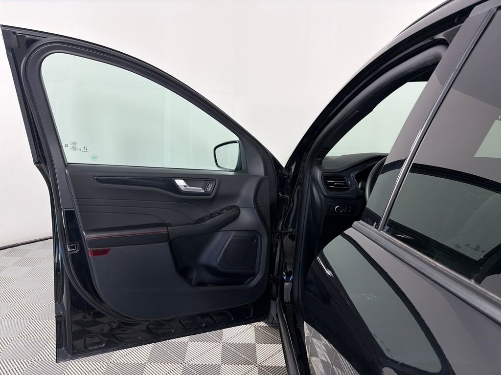 Certified 2025 Ford Escape ST-Line Select image 10