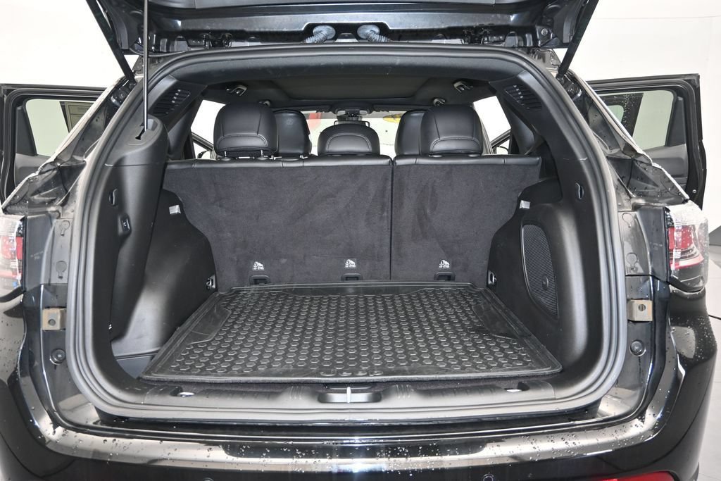 Used 2023 Jeep Compass Trailhawk w/ Trailhawk Elite Group AWD/4WD image 11