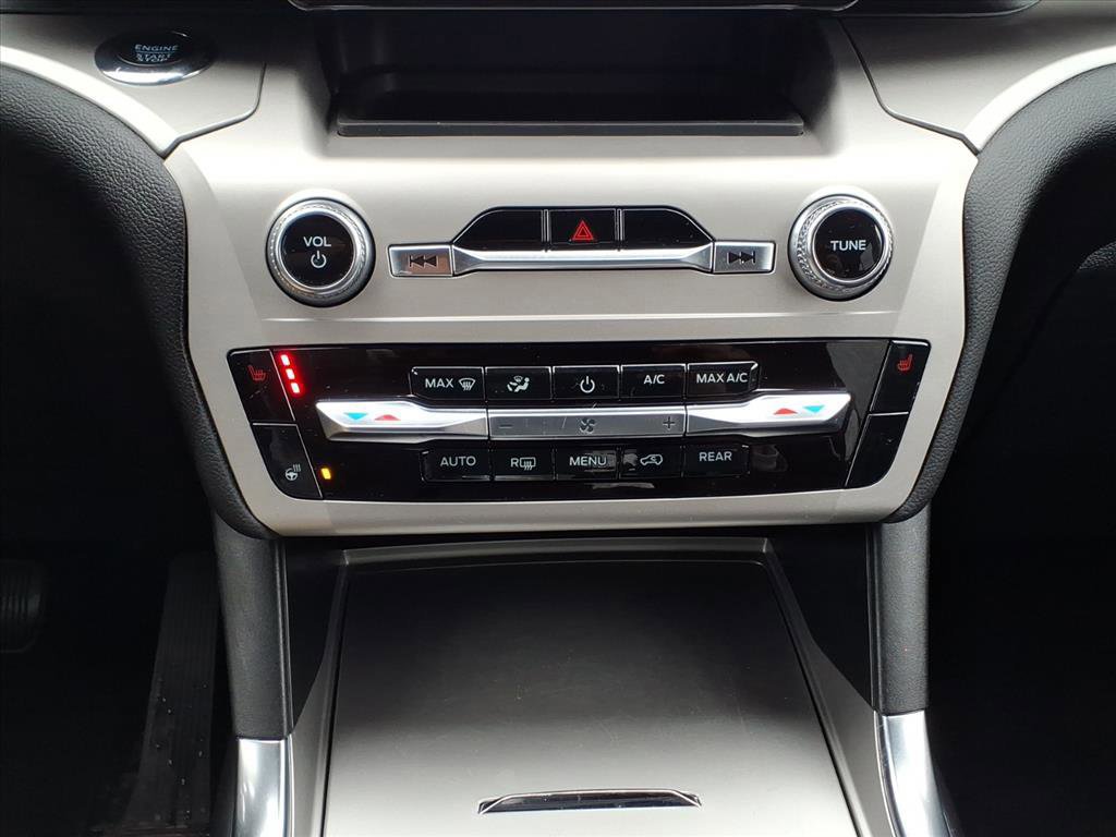 Certified 2022 Ford Explorer XLT w/ Equipment Group 202A image 29