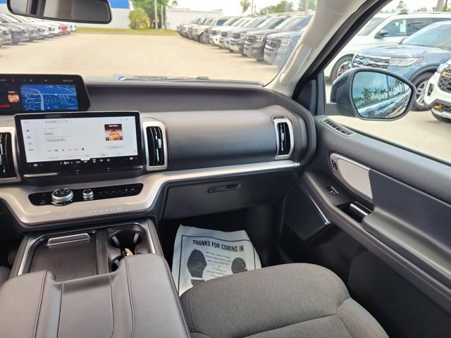 Certified 2025 Ford Expedition Active RWD image 25