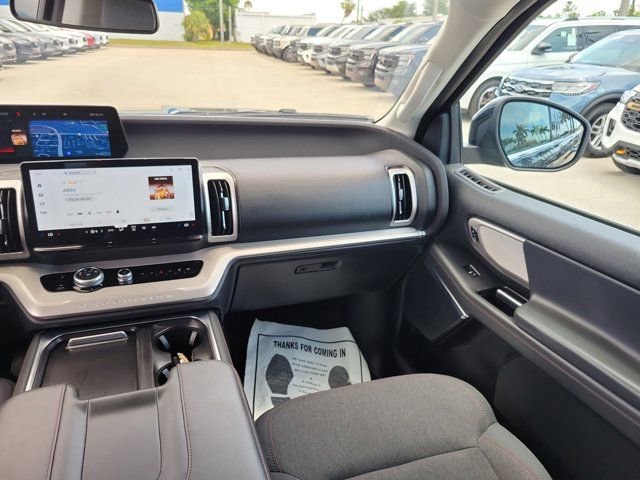 Certified 2025 Ford Expedition Active RWD image 25