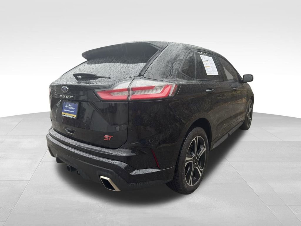 Certified 2022 Ford Edge ST w/ Equipment Group 401A image 4