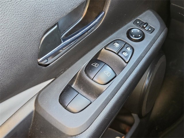 Used 2023 Nissan Kicks SR w/ SR Premium Package image 24