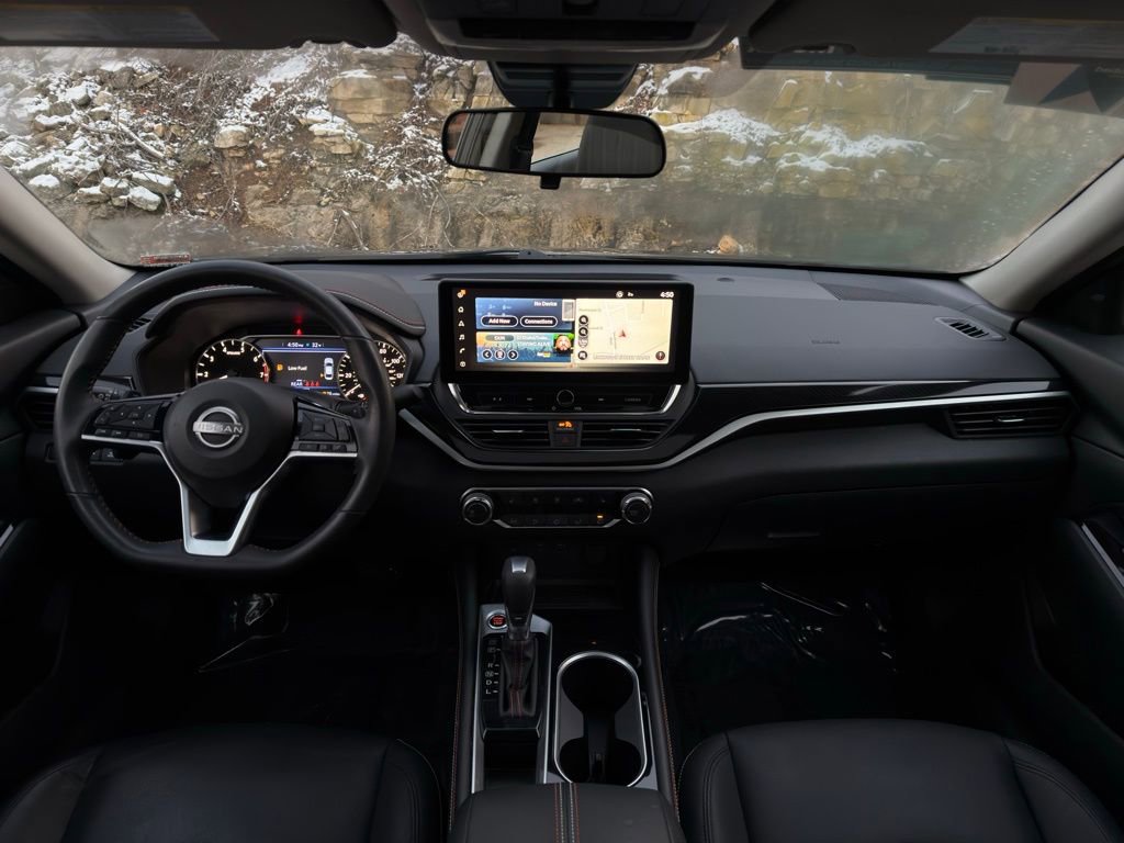 Used 2023 Nissan Altima 2.5 SR w/ SR Premium Package image 14