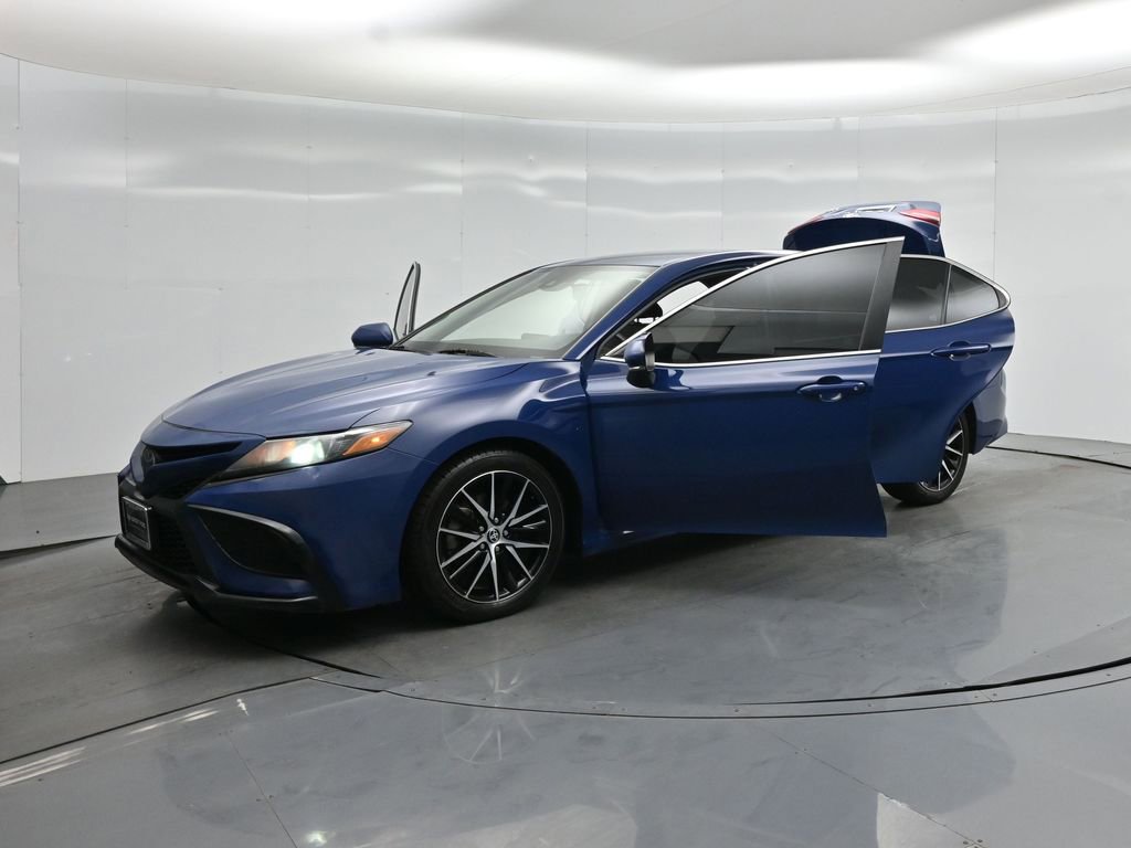 Used 2023 Toyota Camry SE w/ Cold Weather Package AWD/4WD image 28