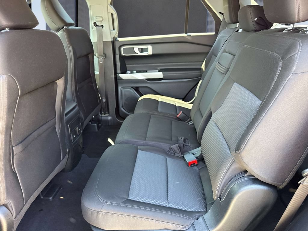 Certified 2023 Ford Explorer XLT RWD image 14
