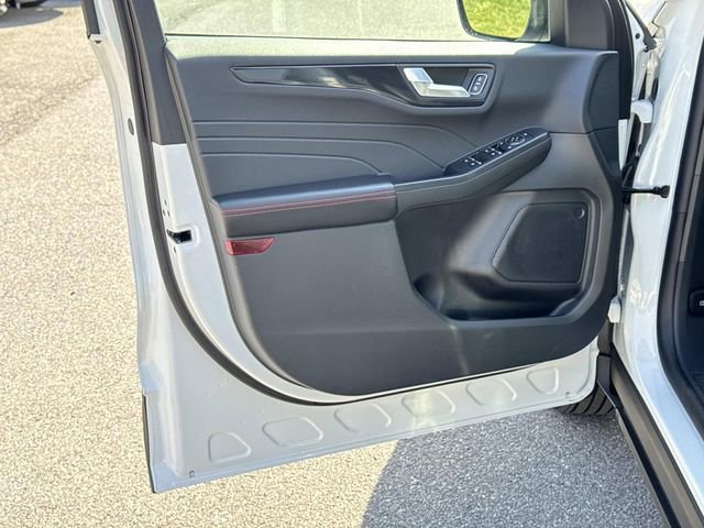 Certified 2025 Ford Escape ST-Line w/ Tech Pack #1 image 14