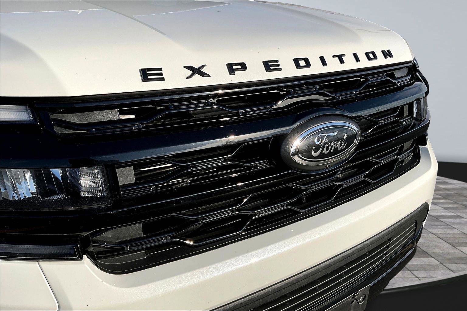 Certified 2022 Ford Expedition Max Limited image 24