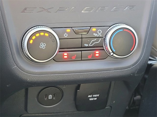 Certified 2025 Ford Explorer Platinum w/ LUX Leather Package image 13
