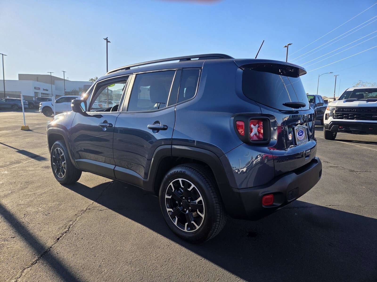 Used 2023 Jeep Renegade Latitude image 4