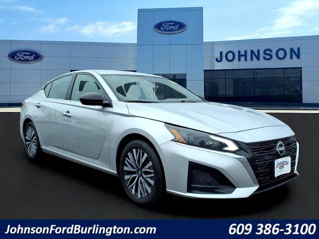 Used 2023 Nissan Altima 2.5 SV FWD image 1