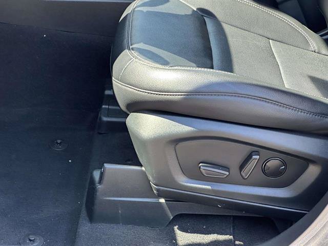 Certified 2023 Ford Explorer Limited w/ Limited Technology Package AWD/4WD image 12