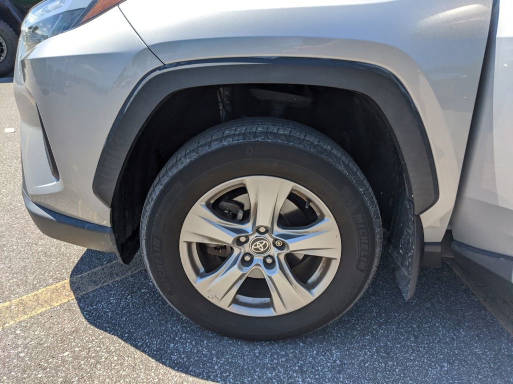 Used 2022 Toyota RAV4 XLE w/ Convenience Package image 35