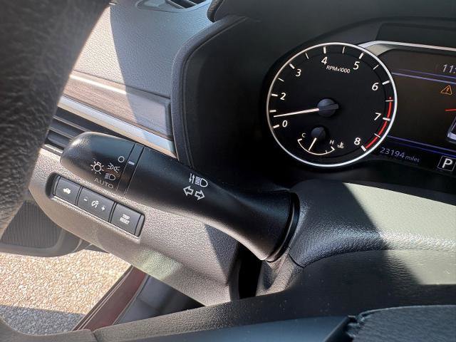 Used 2025 Nissan Altima 2.5 SV FWD image 18